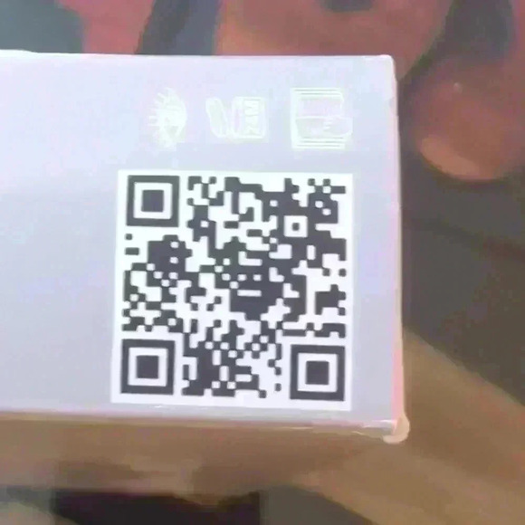 R.E.M.beauty Principessa Eyeshadow Palette in Midnight Shadows - Picture 11 of 11